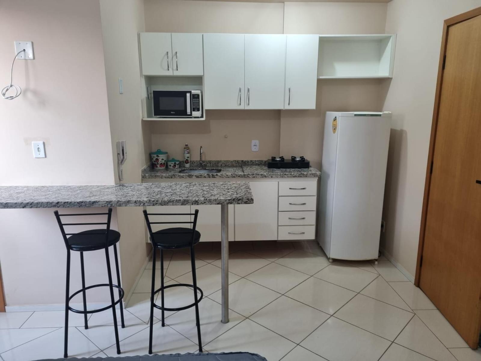 Spot Residence Sao Carlos 700M Da Usp Buitenkant foto